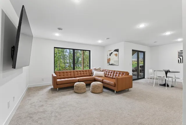 $1,250,000 | 11526 54th Street Southeast, Clear Lake, MN 55319