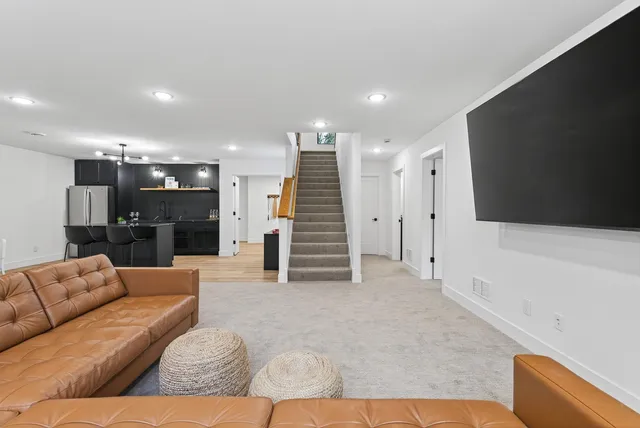 $1,250,000 | 11526 54th Street Southeast, Clear Lake, MN 55319