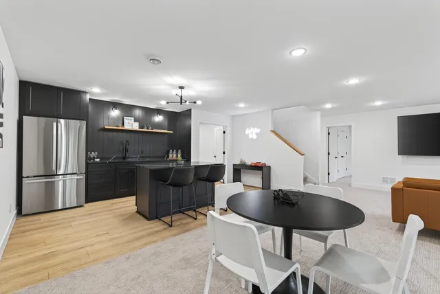 $1,250,000 | 11526 54th Street Southeast, Clear Lake, MN 55319