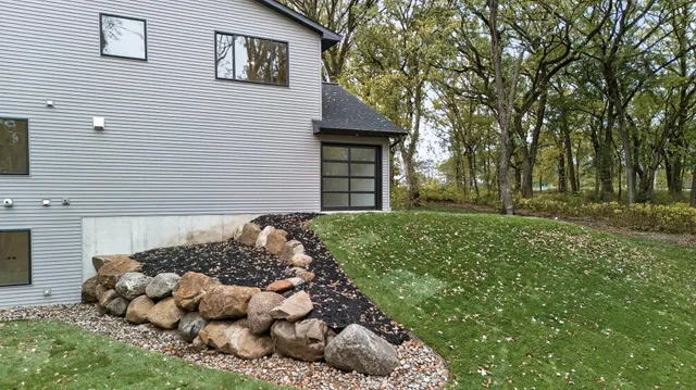 $1,250,000 | 11526 54th Street Southeast, Clear Lake, MN 55319