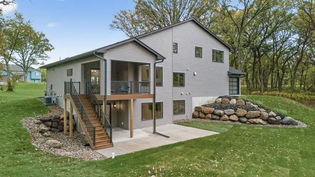 $1,250,000 | 11526 54th Street Southeast, Clear Lake, MN 55319