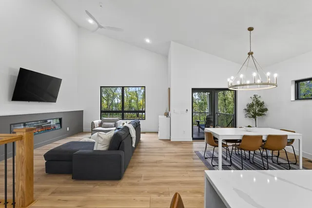 $1,250,000 | 11526 54th Street Southeast, Clear Lake, MN 55319