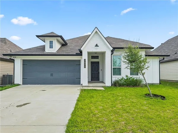 $2,300 | 1971 Chief Street, Bryan, TX 77807