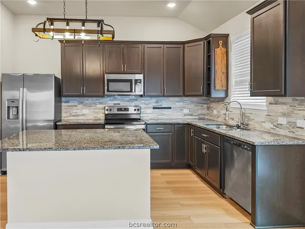 $2,300 | 1971 Chief Street, Bryan, TX 77807