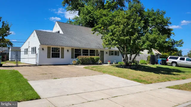 $399,900 | 331 Indian Creek Drive, Levittown, PA 19057