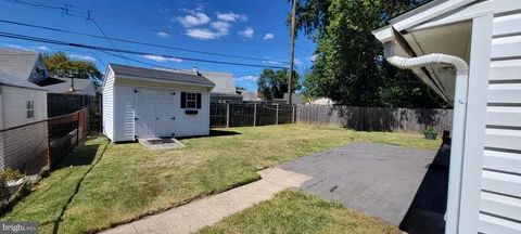 $399,900 | 331 Indian Creek Drive, Levittown, PA 19057