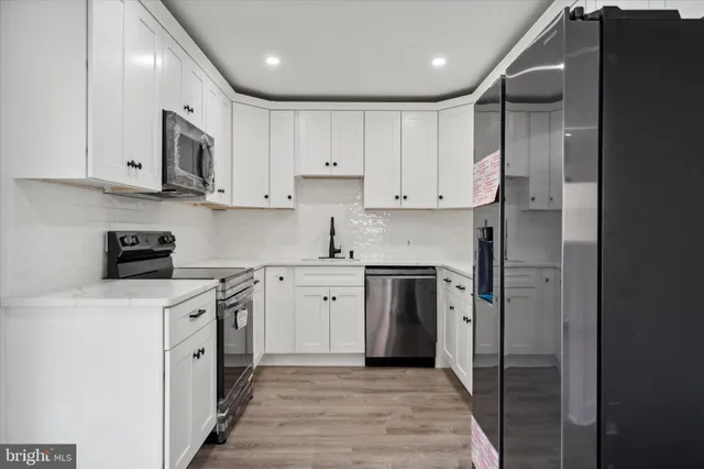 $399,900 | 331 Indian Creek Drive, Levittown, PA 19057