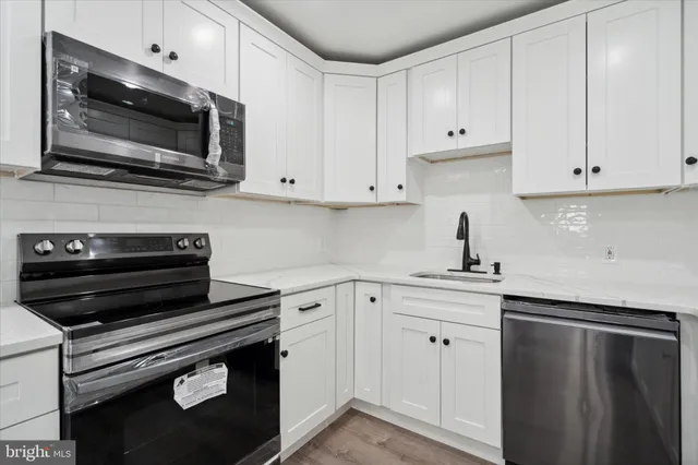 $399,900 | 331 Indian Creek Drive, Levittown, PA 19057