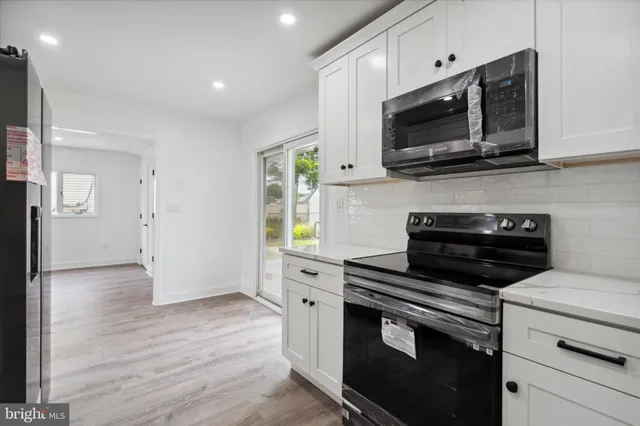 $399,900 | 331 Indian Creek Drive, Levittown, PA 19057