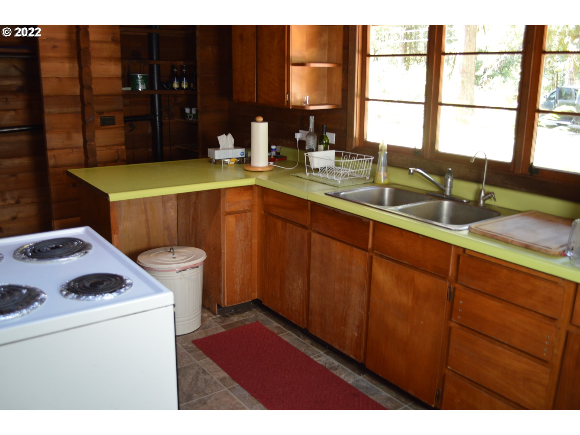 67193 East Barlow Trail Road Rhododendron, OR 97049 - Photo 18 of 19 a utility room with sink dryer and washer
