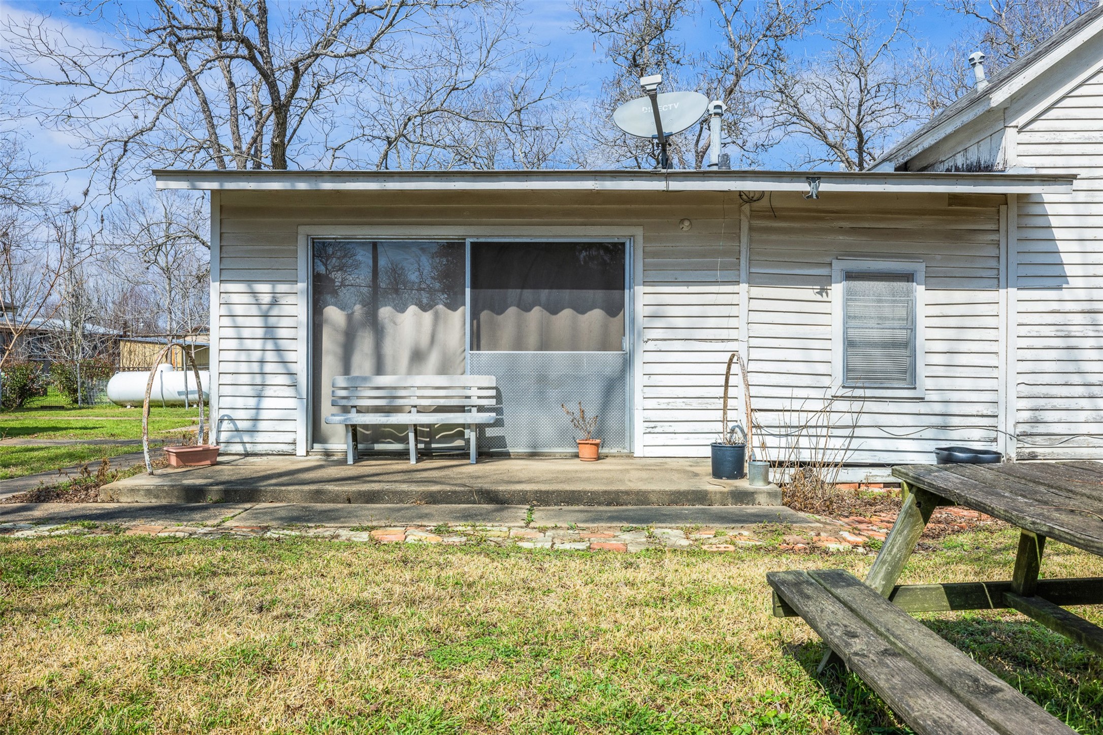 104 6th Street Glidden, TX 78943 - Photo 6 of 28