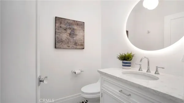 $4,095 | 1347 Seward Street, Los Angeles, CA 90028