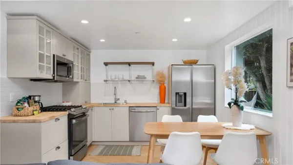 $4,095 | 1347 Seward Street, Los Angeles, CA 90028