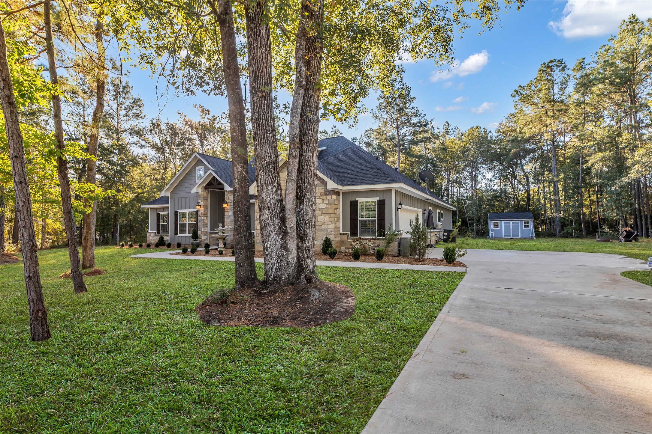 8702 Bronco Lane Waller, TX 77484 - Photo 2 of 25