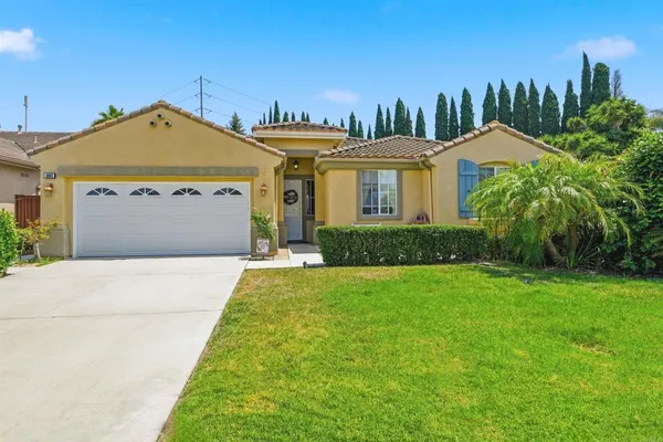 $934,999 | 4901 Tropea Street, Oceanside, CA 92057