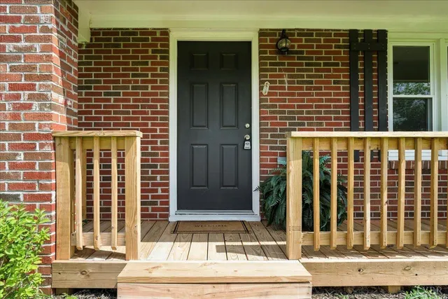 a view of entrance with house and front door