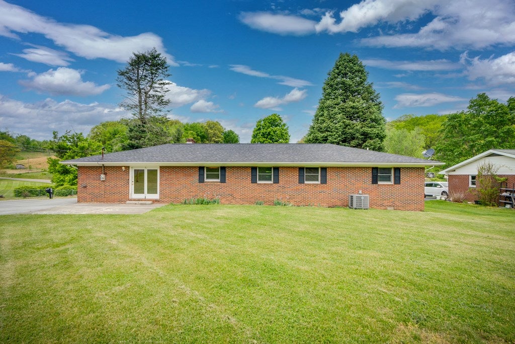 27 Warner Subdivision Road Lebanon, VA 24266 - Photo 3 of 26 Gallery Image 3
