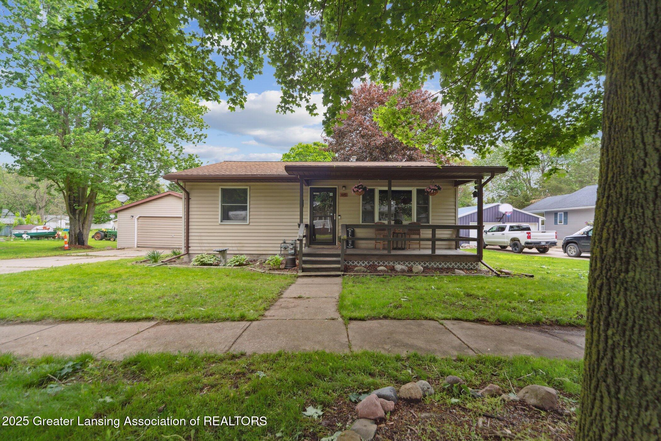 445 Oak Street Maple Rapids, MI 48853 - Photo 16 of 28 445-Oak-St-Maple-Rapids-MI-48853-WindowS