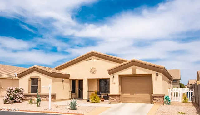 $379,000 | 2101 South Meridian Road, Unit 176, Apache Junction, AZ 85120