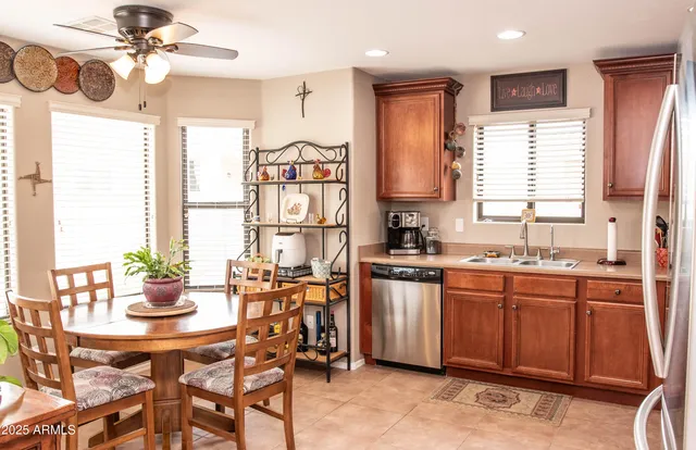 $379,000 | 2101 South Meridian Road, Unit 176, Apache Junction, AZ 85120