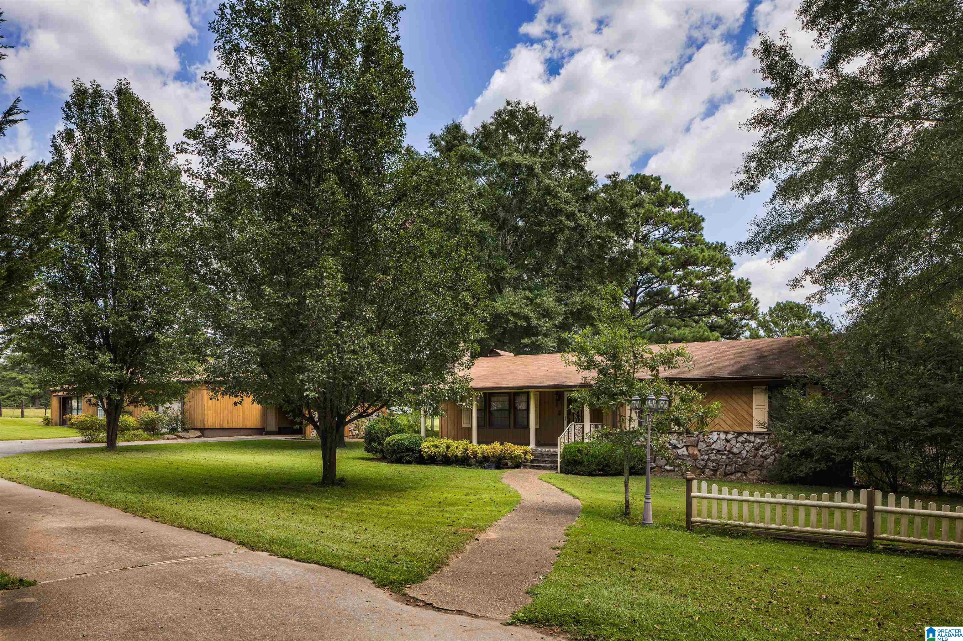686 McClain Road Bessemer, AL 35023 - Photo 2 of 50