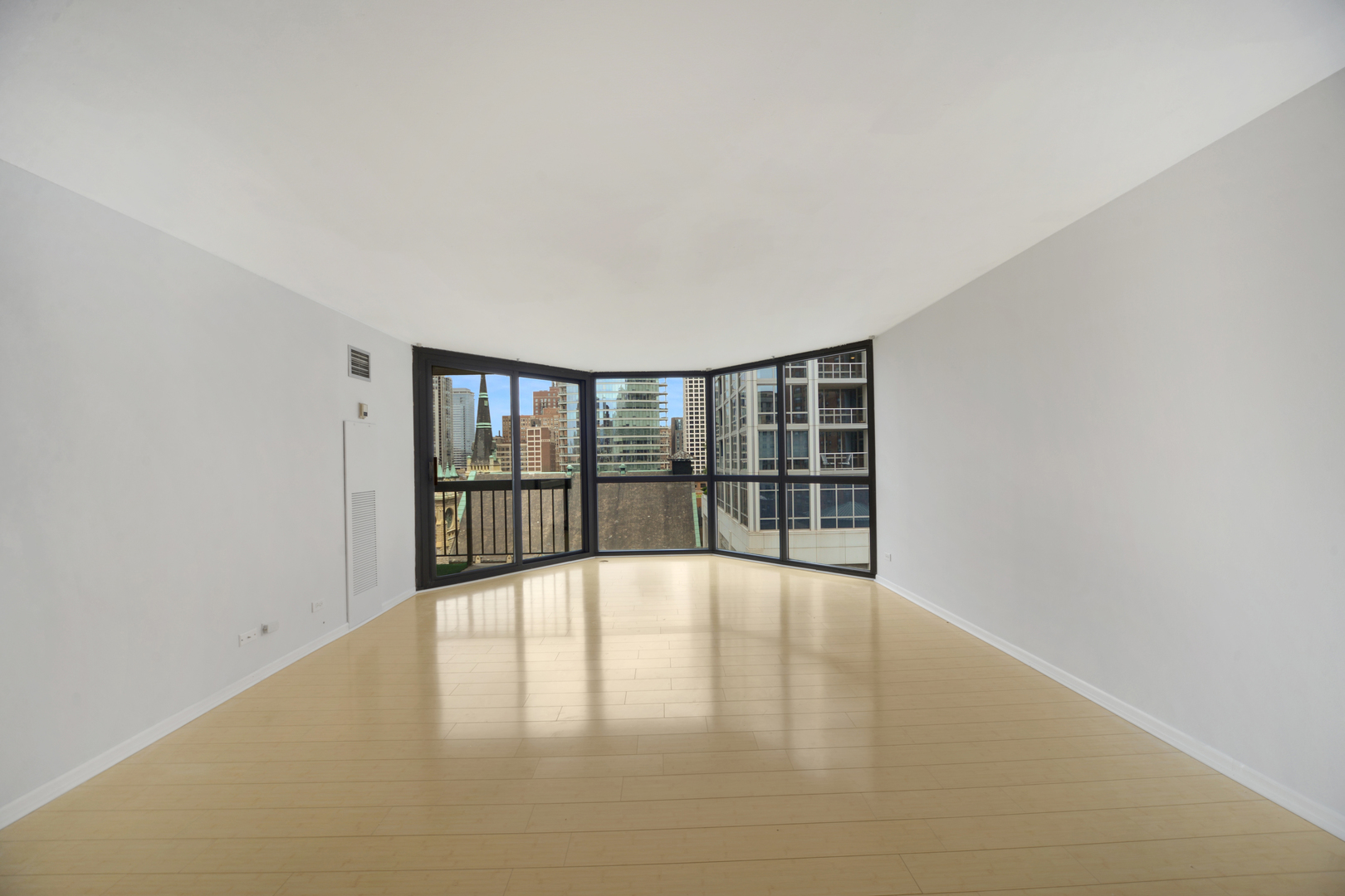 33 West Delaware Place, Unit 10D Chicago, IL 60610 - Photo 6 of 10