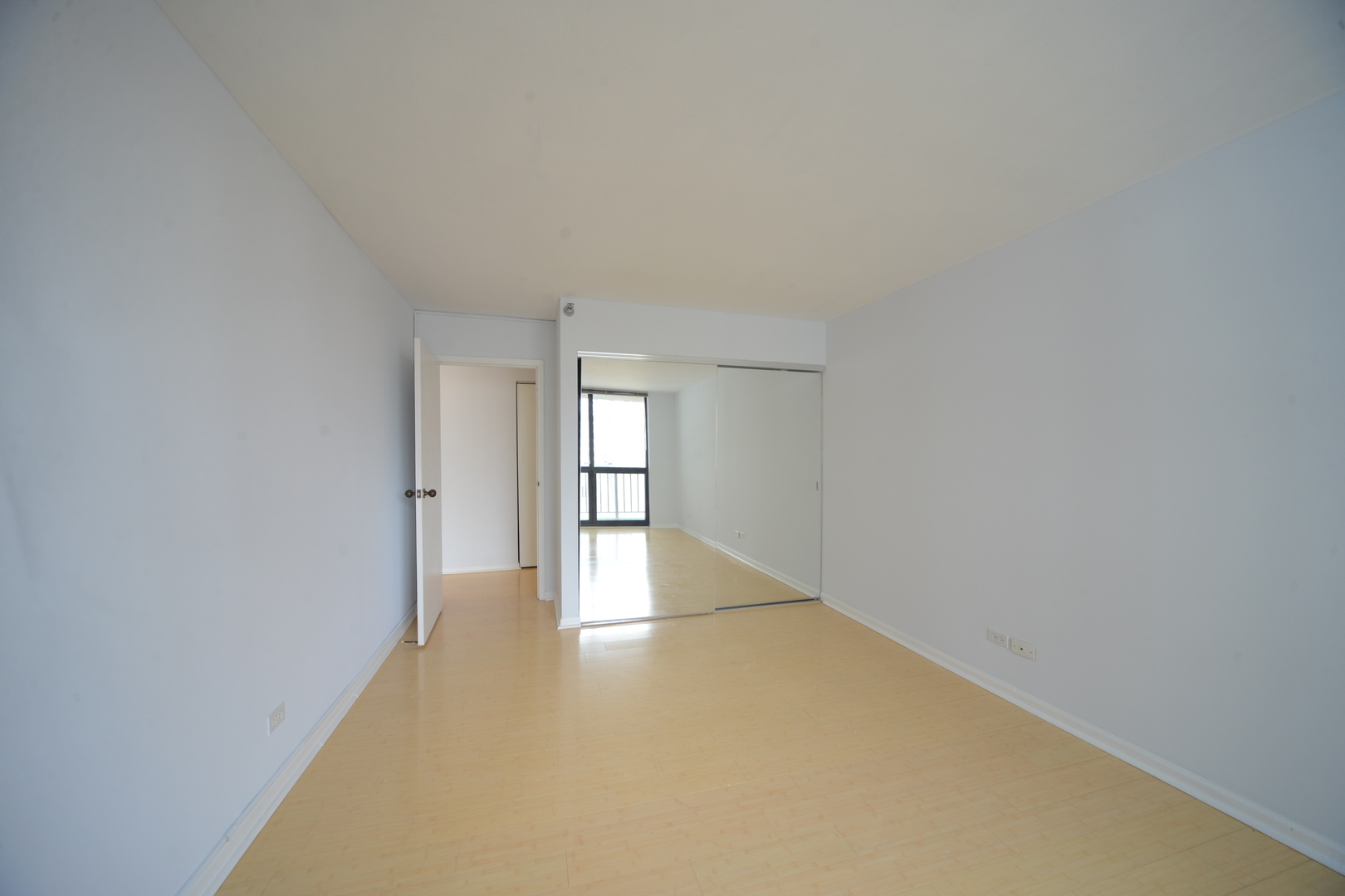 33 West Delaware Place, Unit 10D Chicago, IL 60610 - Photo 8 of 10