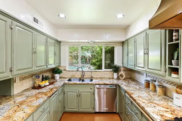 $1,095,000 | 1330 Magnolia Avenue, Modesto, CA 95350