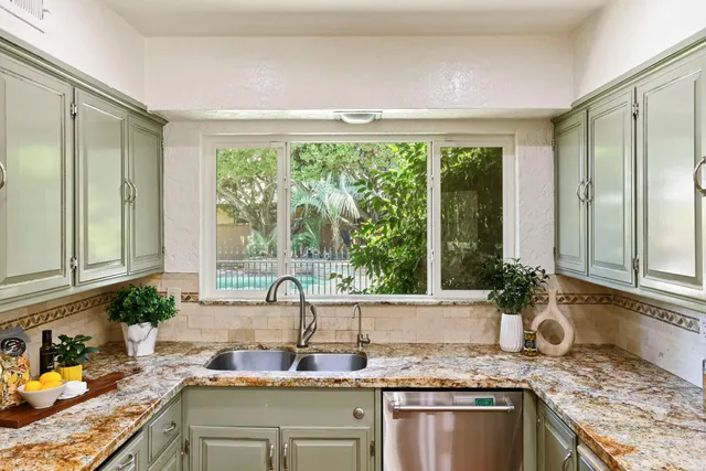 $1,095,000 | 1330 Magnolia Avenue, Modesto, CA 95350