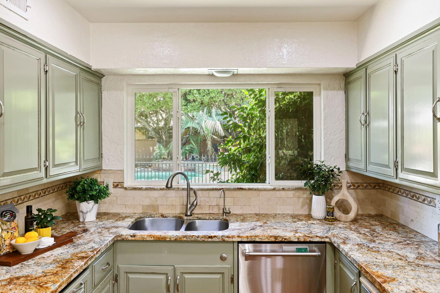 1330 Magnolia Avenue Modesto, CA 95350 - Photo 23 of 73