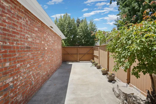 $1,095,000 | 1330 Magnolia Avenue, Modesto, CA 95350