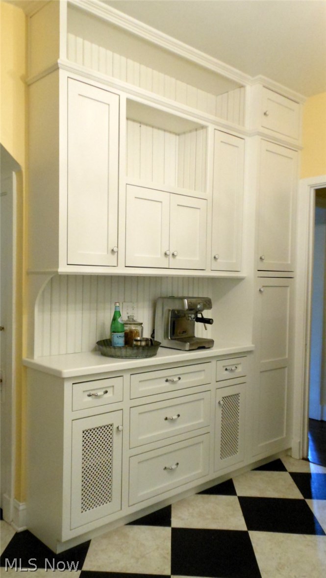 1591 Compton Road Cleveland Heights, OH 44118 - Photo 4 of 22