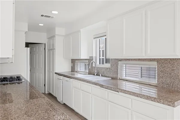 $5,495 | 3008 West Balboa Boulevard, Newport Beach, CA 92663