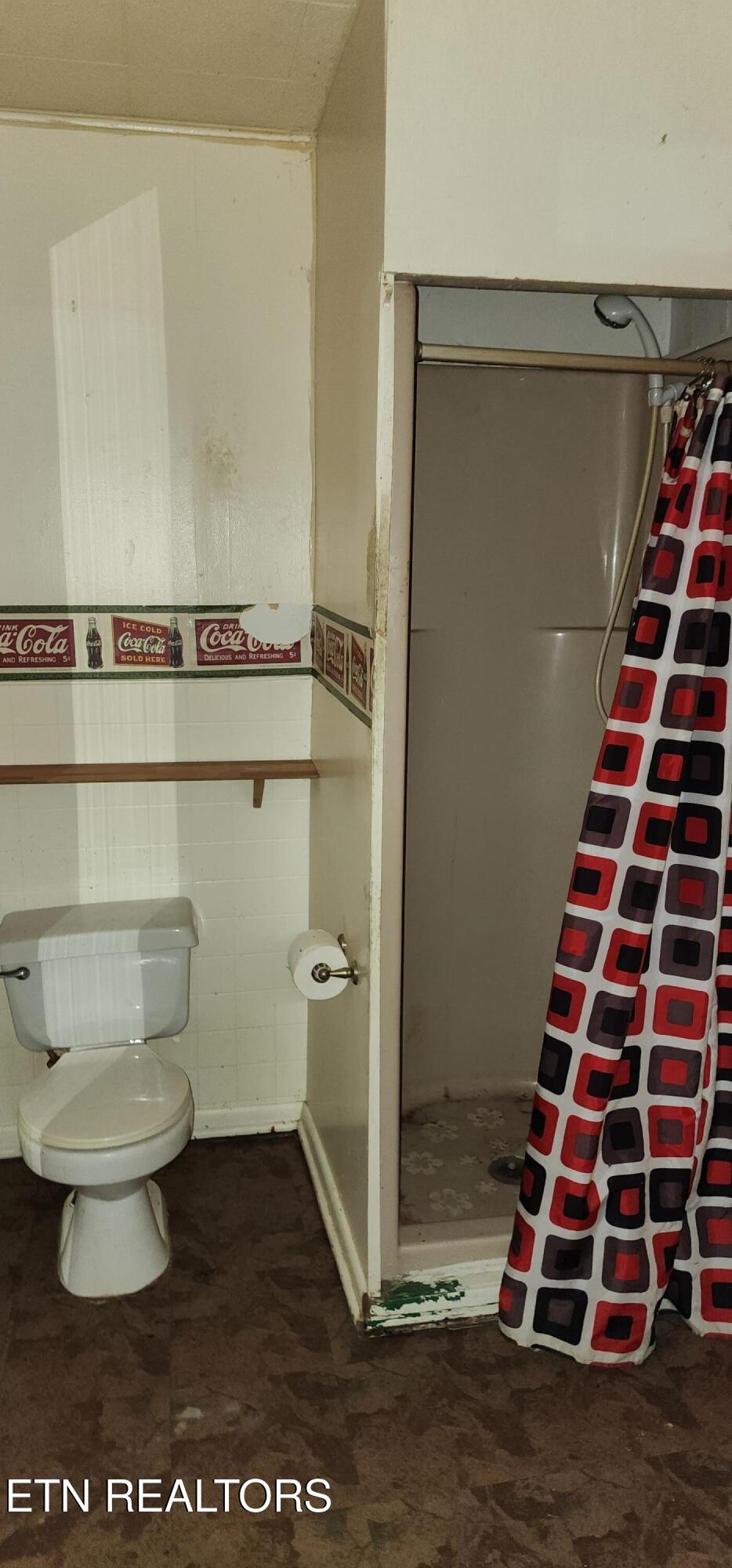 131 Duncan Lane Oneida, TN 37841 - Photo 16 of 24 20250328_144552