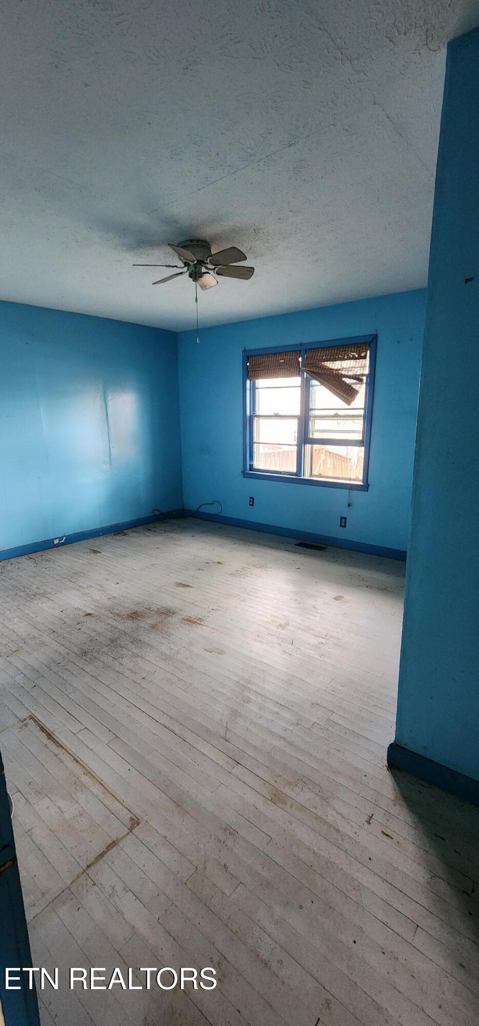 131 Duncan Lane Oneida, TN 37841 - Photo 17 of 24 20250328_144637