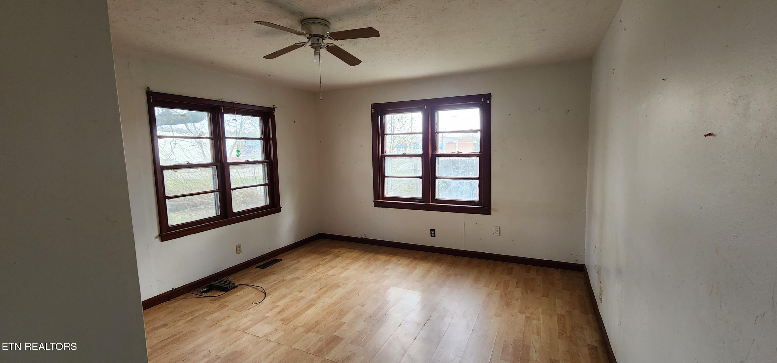 131 Duncan Lane Oneida, TN 37841 - Photo 20 of 24 20250328_144800