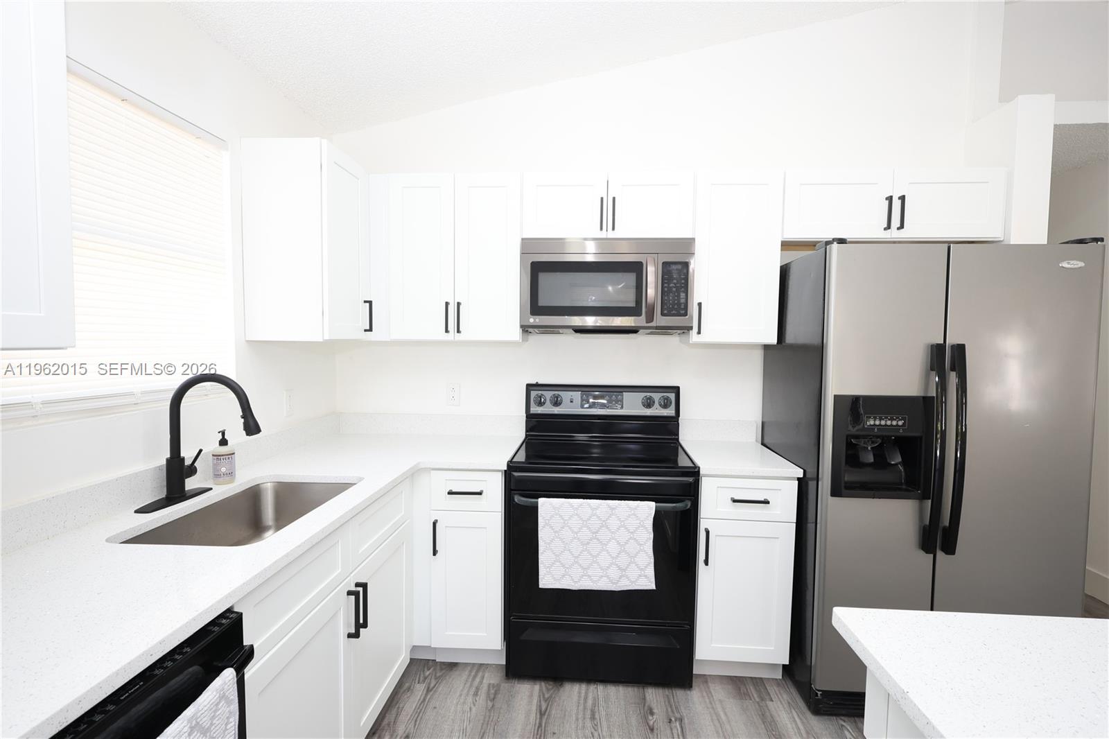 12972 Southwest 245th Street Homestead, FL 33032 - Photo 7 of 32