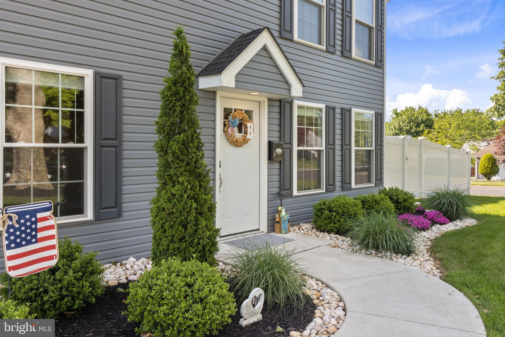 69 Towpath Road Levittown, PA 19056 - Photo 3 of 30