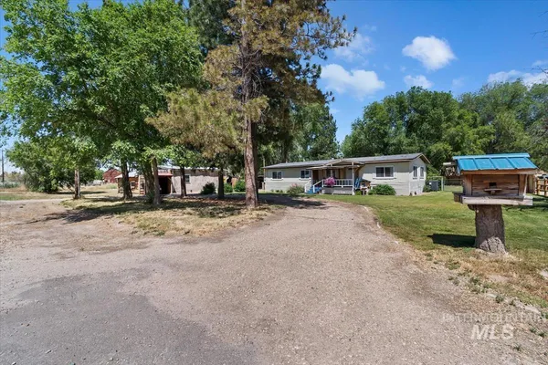 $325,000 | 1780 Sand Hollow Road, Caldwell, ID 83607