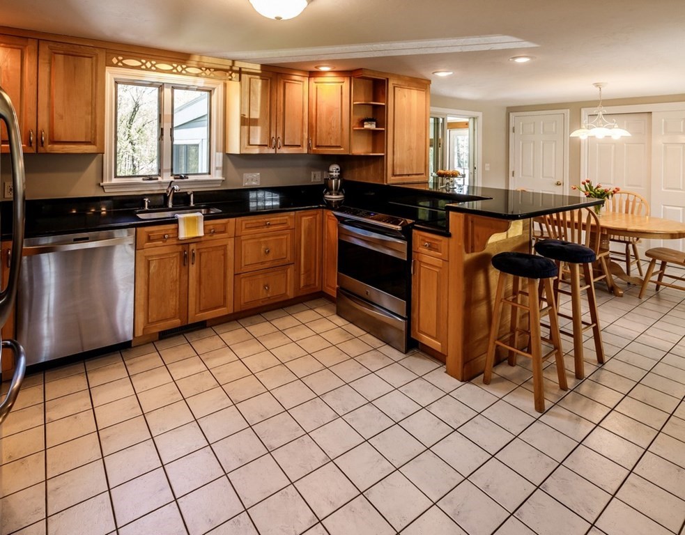 3 Mohawk Circle Westborough, MA 01581 - Photo 13 of 42