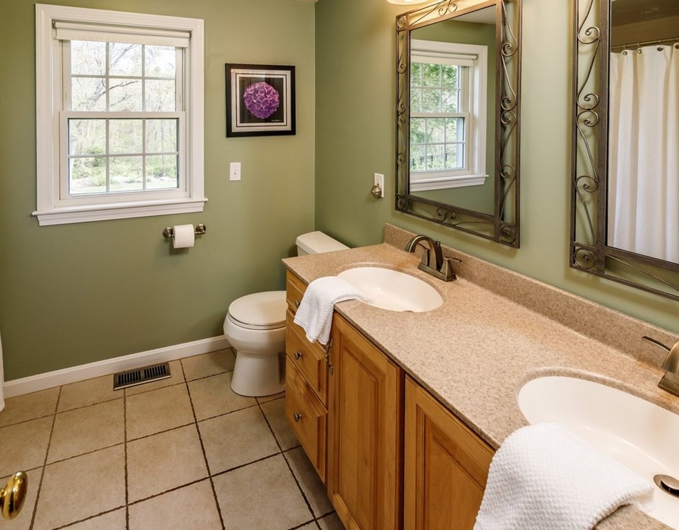 3 Mohawk Circle Westborough, MA 01581 - Photo 20 of 42