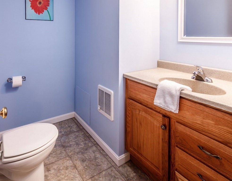 3 Mohawk Circle Westborough, MA 01581 - Photo 31 of 42