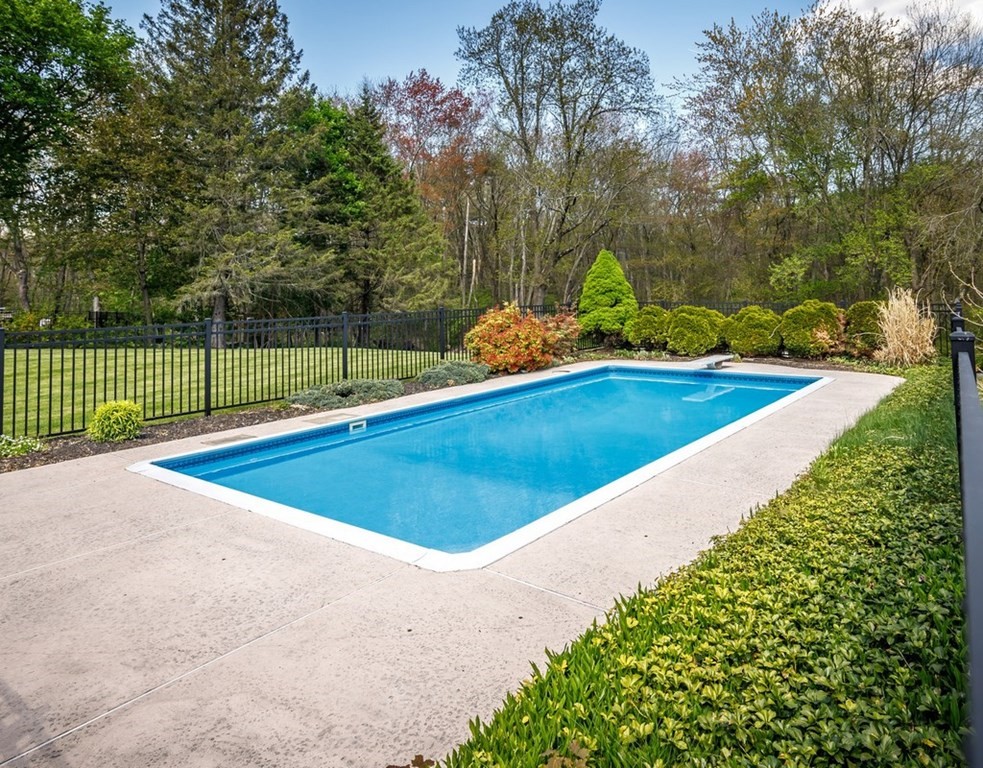 3 Mohawk Circle Westborough, MA 01581 - Photo 39 of 42