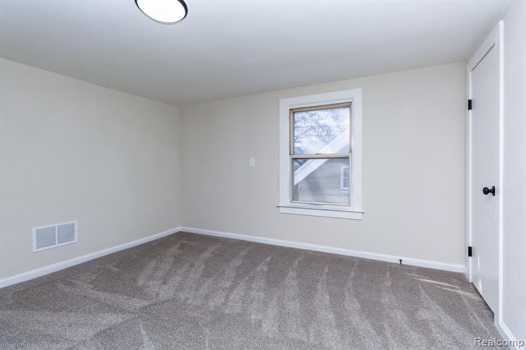 8316 Rivard Avenue Warren, MI 48089 - Photo 24 of 28 Gallery Image 24