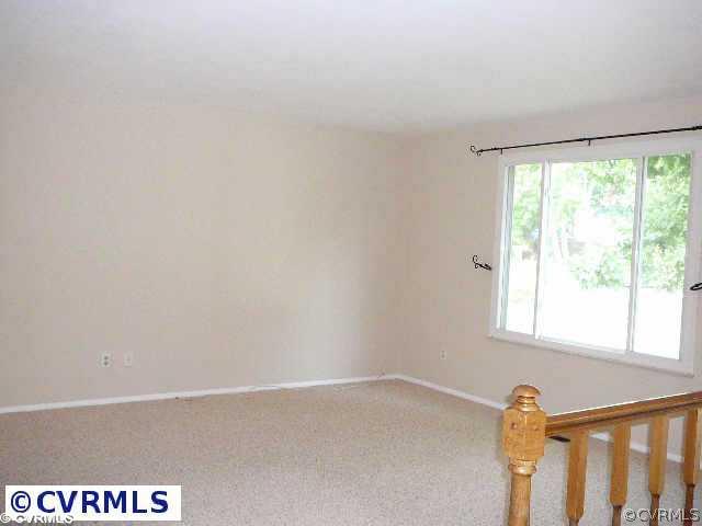 4909 Packard Road Glen Allen, VA 23060 - Photo 4 of 10 Living Room
