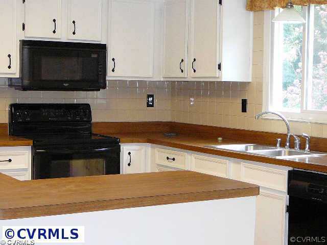 4909 Packard Road Glen Allen, VA 23060 - Photo 6 of 10 Kitchen