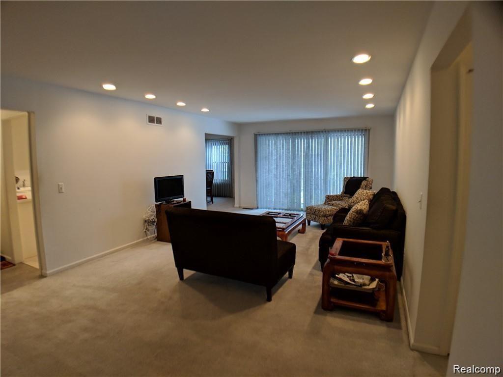 29644 Middlebelt Road Farmington Hills, MI 48334 - Photo 9 of 16