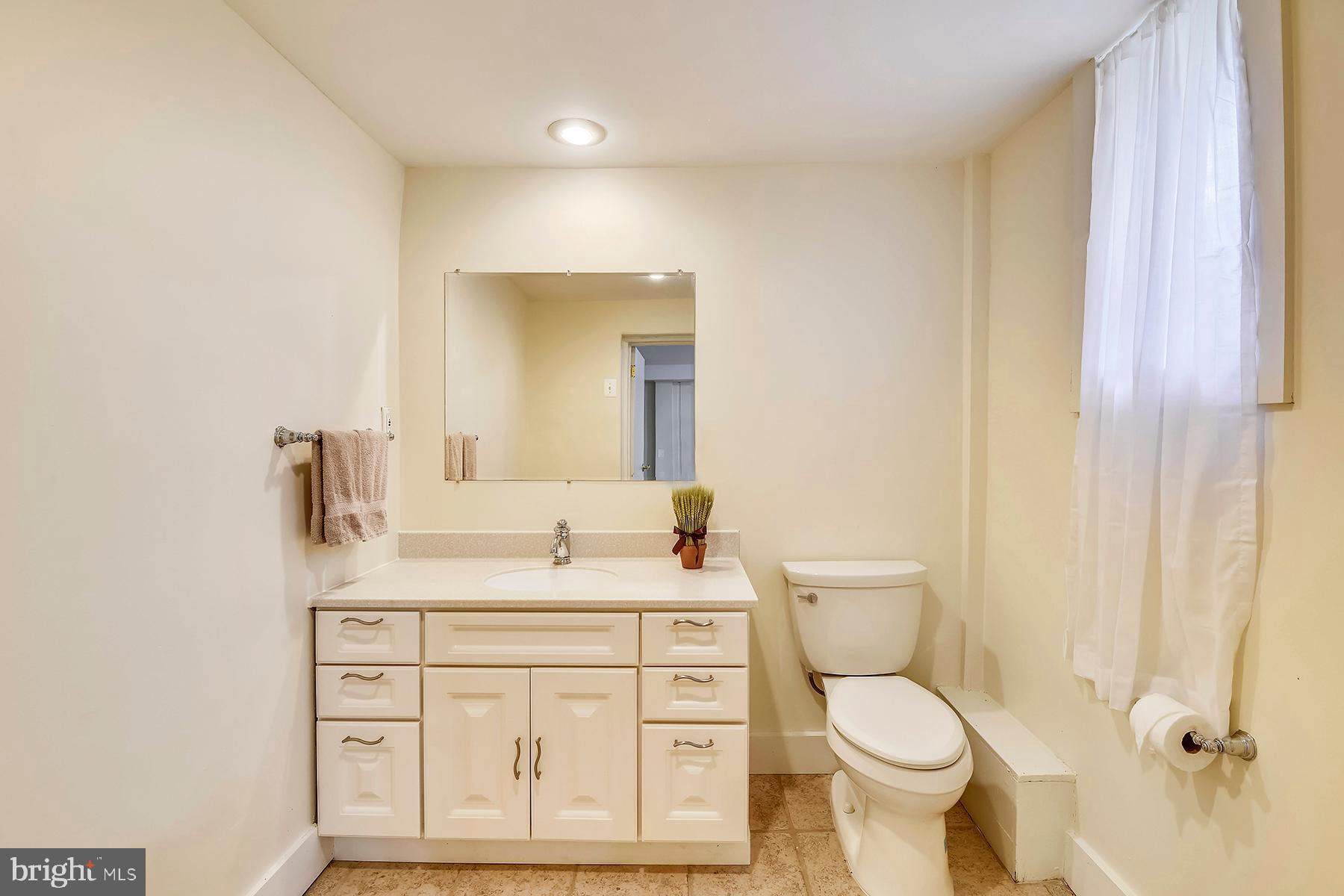 421 Ferry Point Road Annapolis, MD 21403 - Photo 46 of 51 Powder room off the game room