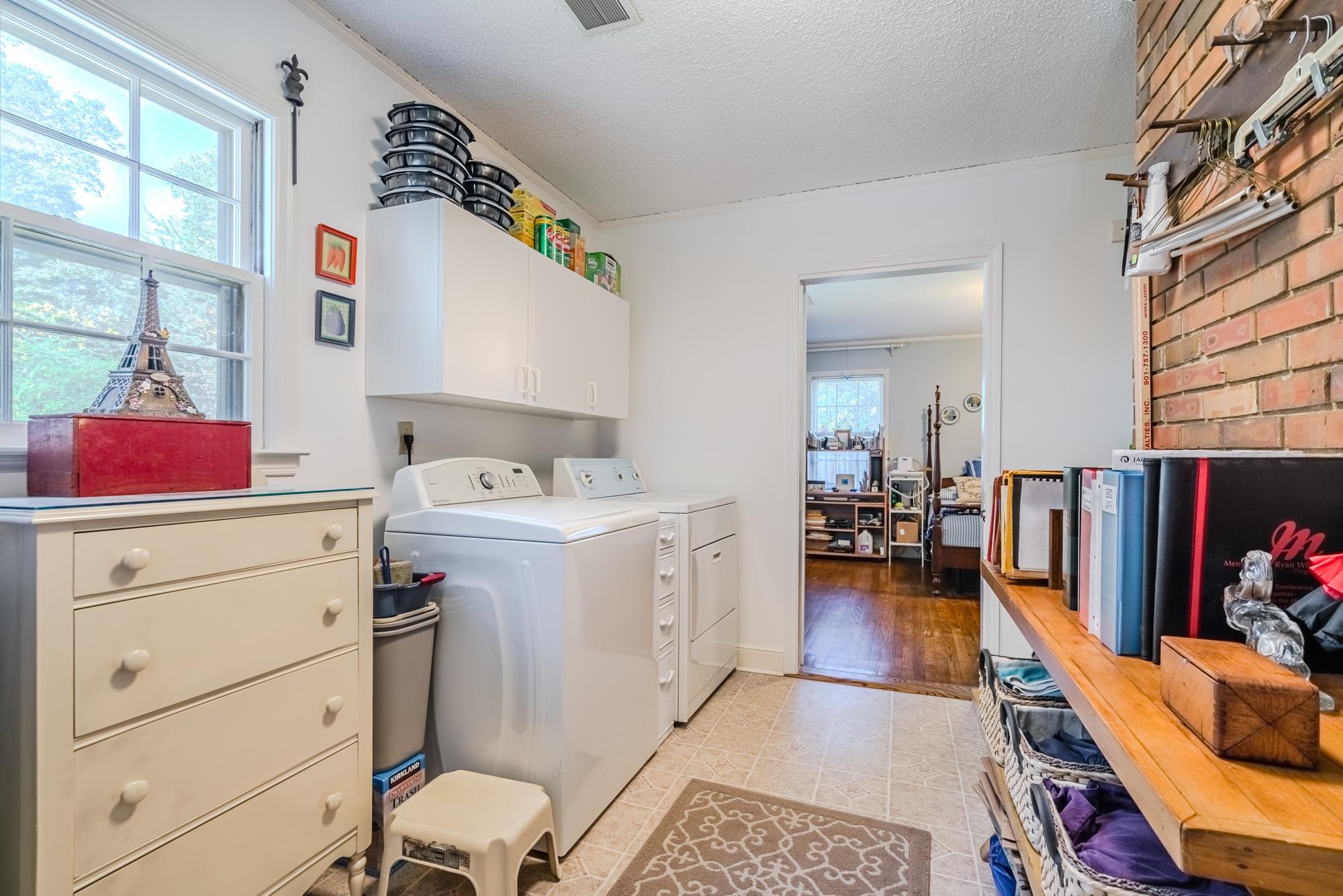 1069 Kings Park Road Memphis, TN 38117 - Photo 18 of 30 Gallery Image 18