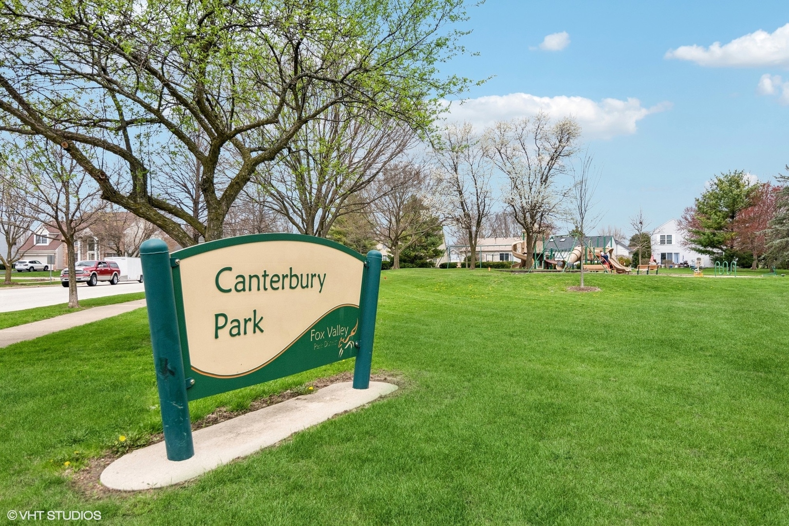 2421 Deerfield Drive Aurora, IL 60506 - Photo 19 of 22 a sign on the side of the building